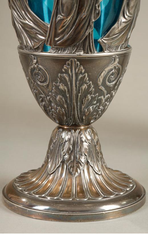 独角鹿西洋古董 19世纪末德国著名工坊WMF出品Amphora器形葡萄女神主题镀银精雕装饰蓝色玻璃单耳壶一对 商品图5