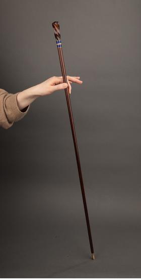 【已售】独角鹿西洋古董 18世纪英国出品扭纹天然材质可拆卸杖柄珍珠嵌玑镂珐琅杖圈装饰蛇纹木杖身牛角杖脚古董手杖