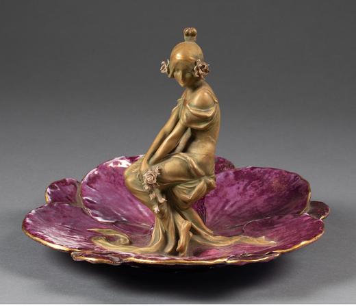 独角鹿西洋古董 1900年代奥地利出品新艺术风格花中少女主题釉面陶瓷托盘摆件 商品图0