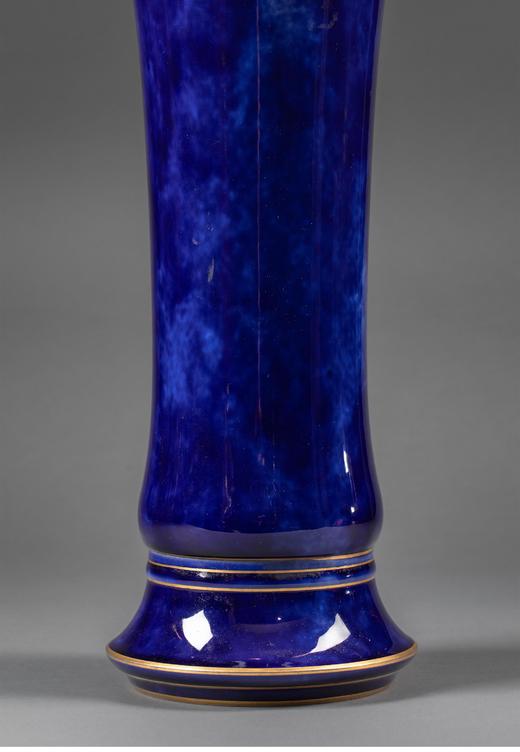 【已售】独角鹿西洋古董 1892-1896年代法国御窑塞弗尔出品手绘描金装饰云朵蓝釉瓷花觚 商品图3