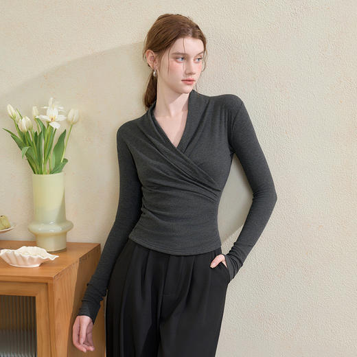 西遇法式气质V领长袖针织T恤女秋季新款交叉收腰显瘦内搭上衣H0055173 商品图4