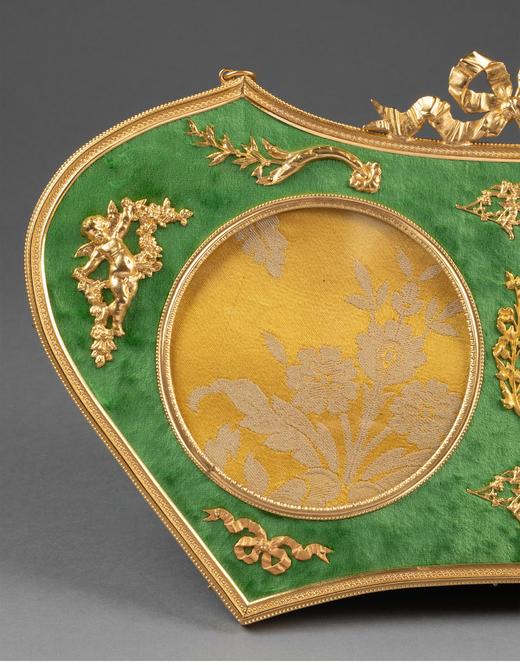 独角鹿西洋古董 19世纪末法国出品路易十五风格天使迎花主题铜鎏金精雕装饰绿丝绒双子相框 商品图2