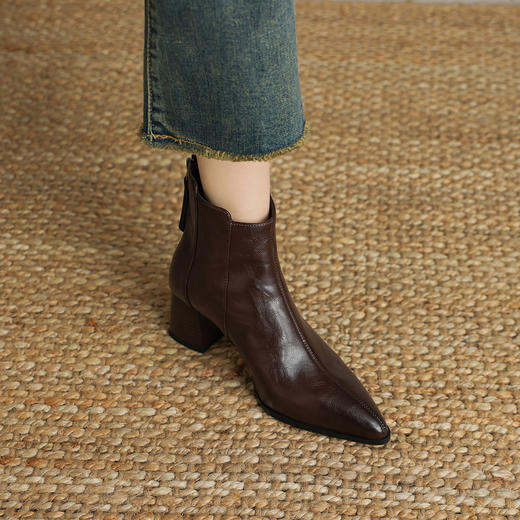 阿么手工女鞋复古尖头高跟短靴2025新款真皮棕色美式西部靴6.5CM 商品图4