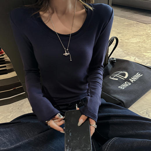 【韩系骨感】微卷边U领修身针织打底衫 商品图4