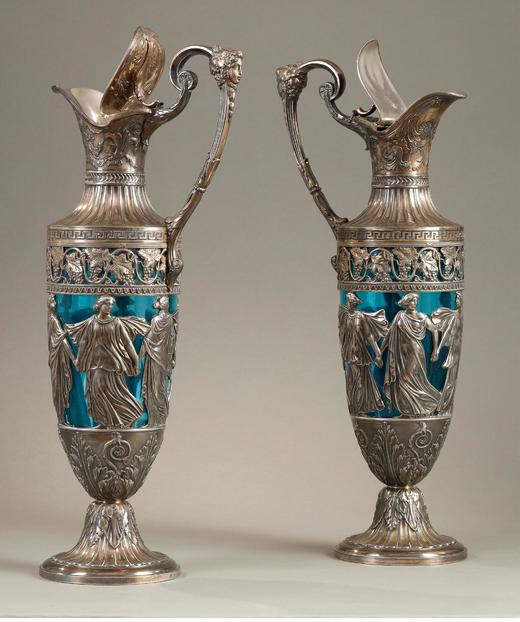独角鹿西洋古董 19世纪末德国著名工坊WMF出品Amphora器形葡萄女神主题镀银精雕装饰蓝色玻璃单耳壶一对 商品图1