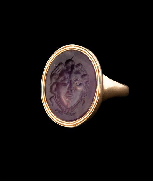 独角鹿西洋古董 意大利出品18K黄金戒托镶嵌美杜莎肖像主题紫水晶凹雕戒指 商品图1
