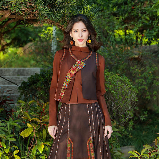 【秋冬马甲】旌阙刺绣马甲 | 民族风 | 现货加急发 商品图0