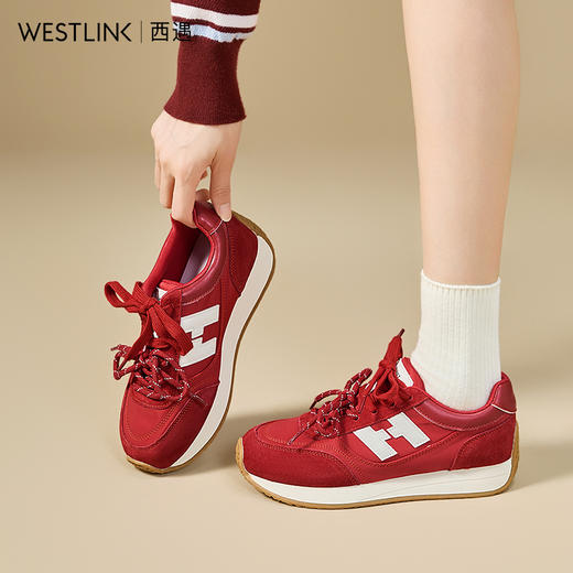 西遇德训鞋女新款秋季复古撞色系带休闲鞋红色软底轻便运动鞋V1857073 商品图1