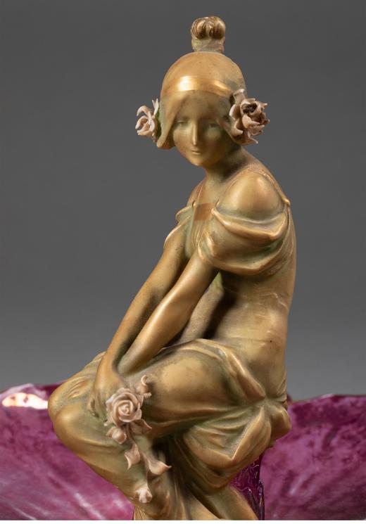 独角鹿西洋古董 1900年代奥地利出品新艺术风格花中少女主题釉面陶瓷托盘摆件 商品图2