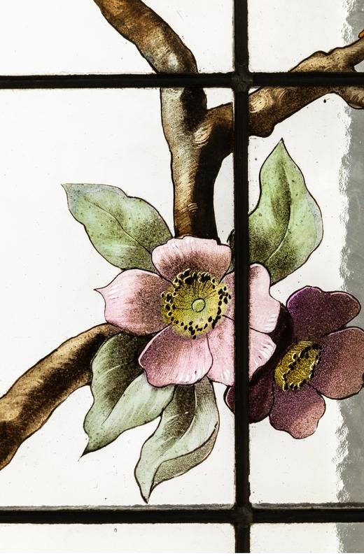 独角鹿西洋古董 19世纪末法国新艺术时期出品水岸花开主题彩绘玻璃花窗一对 商品图7