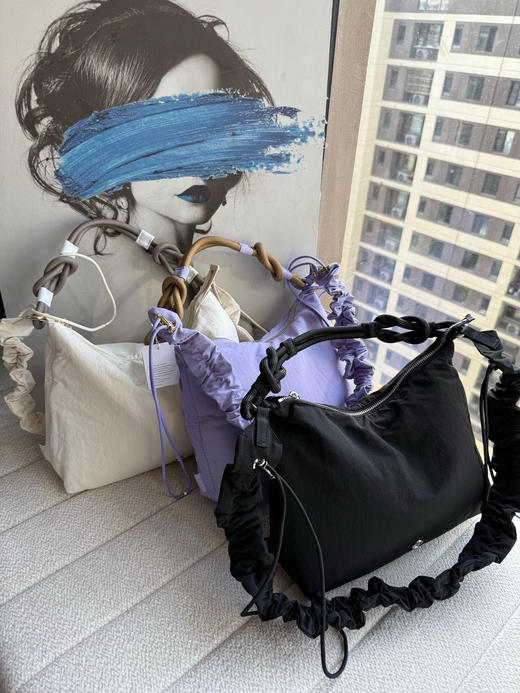 点此购买 露露LULU绝美大肠包 SZ 330036 商品图0