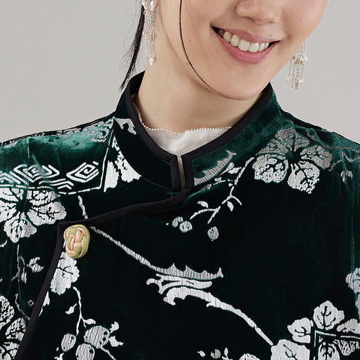 【林栖设计小店】丝绒马甲优雅印花新中式修身显瘦2025秋季新款无袖上衣女G1953357 商品图3