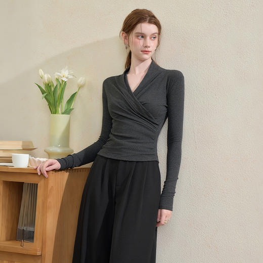 西遇法式气质V领长袖针织T恤女秋季新款交叉收腰显瘦内搭上衣H0055173 商品图2