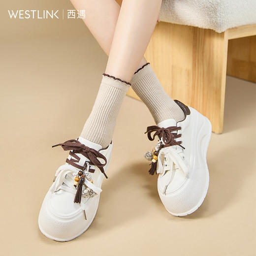 西遇松糕小白鞋女新款秋季复古串珠流苏系带休闲鞋厚底板鞋V1857057 商品图3