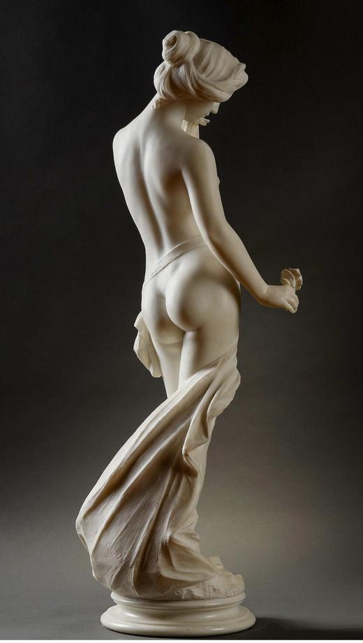 独角鹿西洋古董 19世纪末20世纪初意大利雕塑名家Fratelli Pugi兄弟签名创作新艺术风格卡拉拉大理石雕塑作品《持花少女》 商品图2