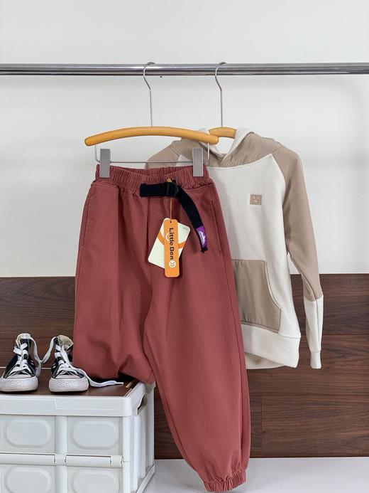 【秋季服饰丨little ben山系儿童棉布休闲裤】面料柔软舒适，可穿至170码，整体版型宽松立体，不挑身材，走线工整耐穿，撞色装饰腰带设计，简约时尚又百搭，多色可选~ 商品图4