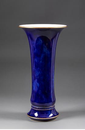 【已售】独角鹿西洋古董 1892-1896年代法国御窑塞弗尔出品手绘描金装饰云朵蓝釉瓷花觚