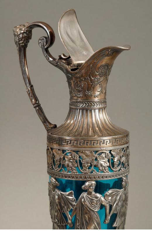独角鹿西洋古董 19世纪末德国著名工坊WMF出品Amphora器形葡萄女神主题镀银精雕装饰蓝色玻璃单耳壶一对 商品图3