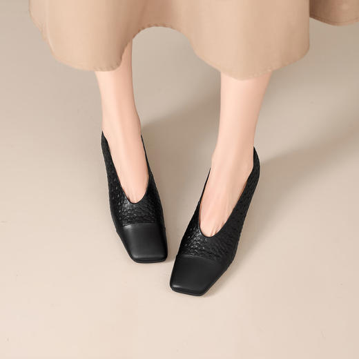 【预售5天】经典舒适5cm高跟鞋女春秋粗跟单鞋头层压花羊皮舒适一脚蹬皮鞋MBJR&6938 商品图2
