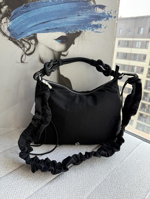 点此购买 露露LULU绝美大肠包 SZ 330036 商品图1