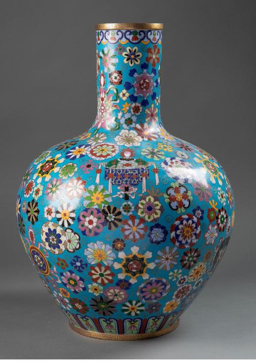 独角鹿西洋古董 19世纪末20世纪初中国出品鱼跃繁花纹景泰蓝天球瓶一对 商品图0