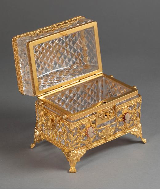 独角鹿西洋古董 铜鎏金精雕嵌古典女子肖像卡梅奥装饰水晶珍宝盒 商品图1