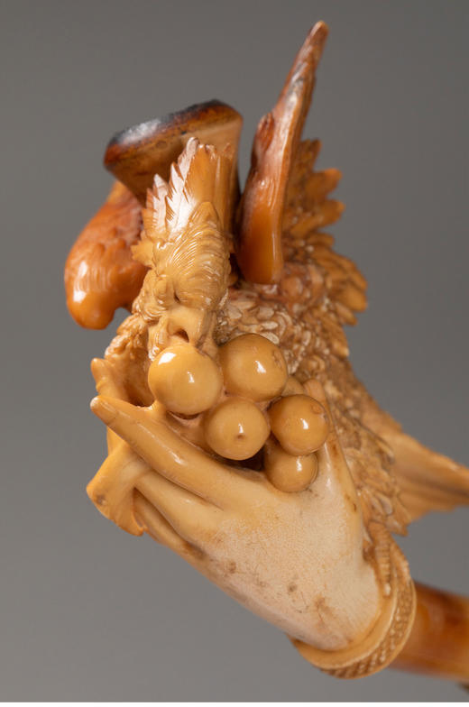 独角鹿西洋古董 法国出品琥珀烟嘴装饰鹦鹉啄果主题精雕海泡石烟斗 商品图5