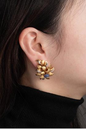 独角鹿西洋古董  意大利出品黄金白金精雕镶嵌蓝宝石及钻石花簇造型耳夹一对