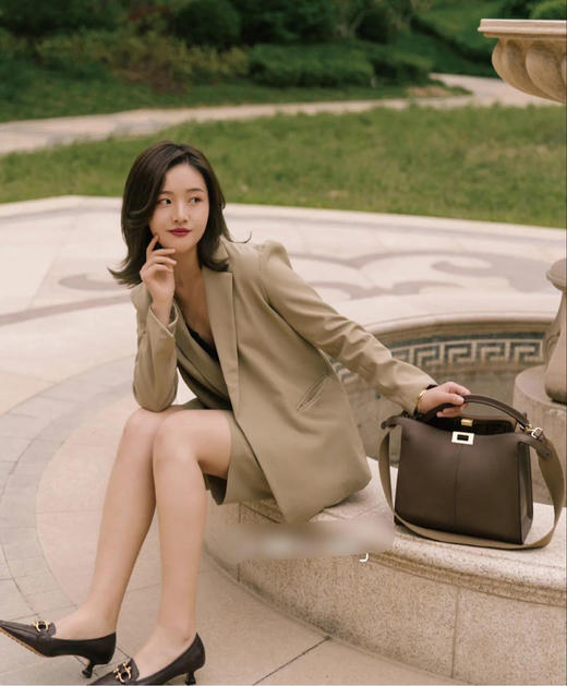 Fendi 中号 棕色 牛皮 peekaboo斜挎包 商品图2