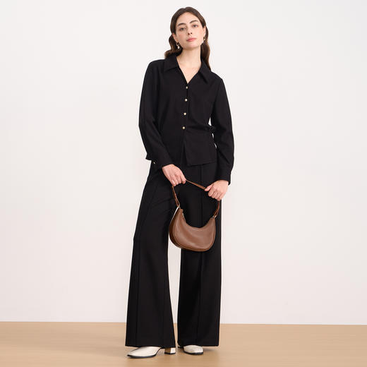 EITIE爱特爱黑色翻领收腰显瘦气质通勤长袖上衣2025秋冬新款衬衫D2509901 商品图3