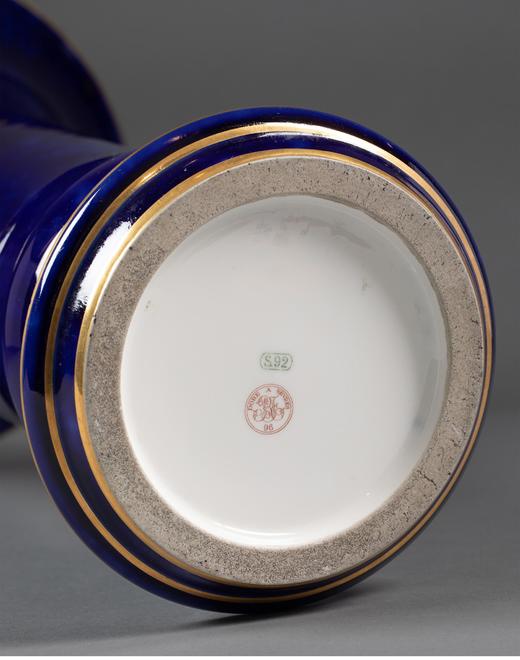 【已售】独角鹿西洋古董 1892-1896年代法国御窑塞弗尔出品手绘描金装饰云朵蓝釉瓷花觚 商品图5