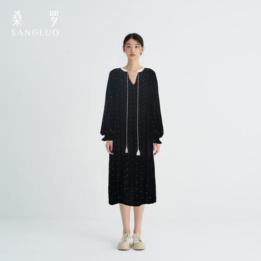 【星伴】桑罗真丝丝绒星星印花时尚连衣裙宽松中长款家居服 商品图1