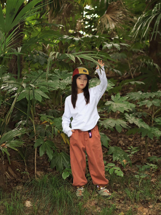 【秋季服饰丨little ben山系儿童棉布休闲裤】面料柔软舒适，可穿至170码，整体版型宽松立体，不挑身材，走线工整耐穿，撞色装饰腰带设计，简约时尚又百搭，多色可选~ 商品图3