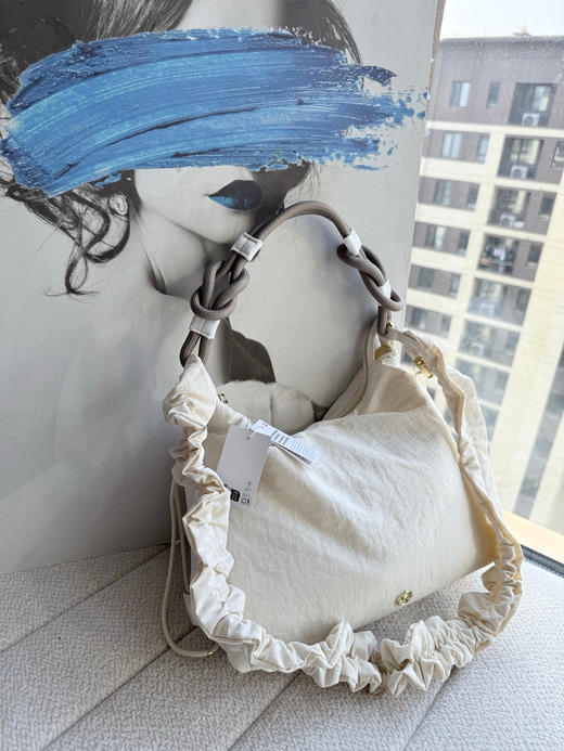 点此购买 露露LULU绝美大肠包 SZ 330036 商品图8