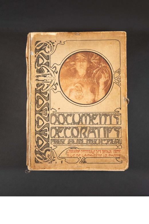 独角鹿西洋古董 1902年法国巴黎中心美术书局出版新艺术大师穆夏创作原版彩色版画图集《装饰文档 Documents décoratifs》 商品图0