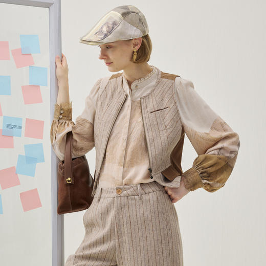 谜底复古马甲2025冬季新品斜纹拼接短款显高修身马夹女254MM1687 商品图1