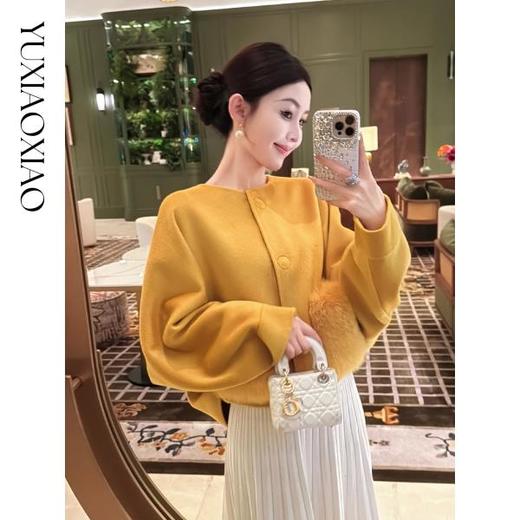 余潇潇【名利洋场】羊毛羊绒时髦设计感斗蓬廓形蝙蝠袖狐狸毛领外套 商品图2