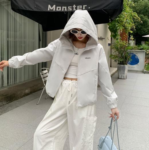 半身缘女装 春季户外防风防水简约大方连帽夹克261113P01340003 商品图3