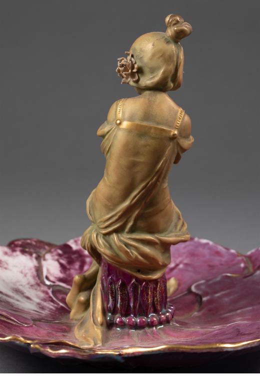 独角鹿西洋古董 1900年代奥地利出品新艺术风格花中少女主题釉面陶瓷托盘摆件 商品图1