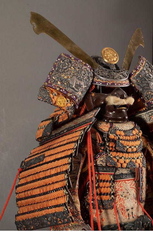 独角鹿西洋古董日本江户时期出品儿童之日节庆定制款漆木嵌金银铜精雕装饰皮革及丝绸小型武士甲胄 商品图2