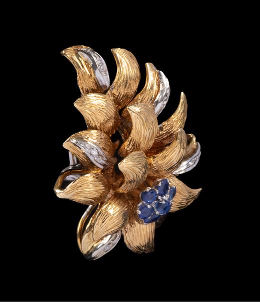 独角鹿西洋古董  意大利出品黄金白金精雕镶嵌蓝宝石及钻石花簇造型耳夹一对 商品图3