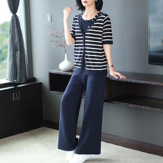 SC21-93022025夏季新款针织衫短袖T恤冰丝套装女条纹开衫阔腿裤两件套T恤潮 商品图3