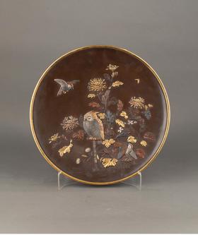 独角鹿西洋古董 日本明治时期出品猫头鹰与雅菊主题镀金银精雕装饰赤铜赏盘摆件