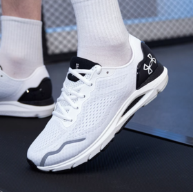 安德玛UA春夏HOVR Sonic 6男子运动跑步鞋跑鞋3026121-105