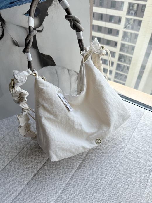 点此购买 露露LULU绝美大肠包 SZ 330036 商品图5