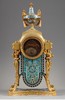独角鹿西洋古董 19世纪法国出品古典女神繁花主题铜鎏金精雕装饰錾胎珐琅座钟烛台三件套 商品缩略图4