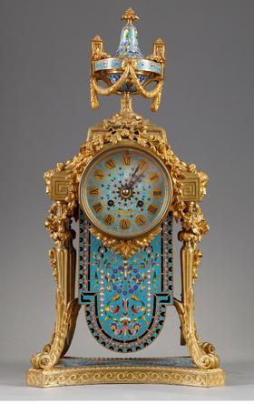 独角鹿西洋古董 19世纪法国出品古典女神繁花主题铜鎏金精雕装饰錾胎珐琅座钟烛台三件套