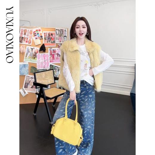 余潇潇【新贵老钱】托斯卡纳半卷羊皮毛一体保暖慵懒感翻领马甲 商品图4