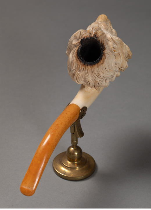 独角鹿西洋古董 奥地利维也纳P. Keiss工坊签名出品琥珀烟嘴装饰咆哮雄狮主题精雕海泡石烟斗 带原盒 商品图1