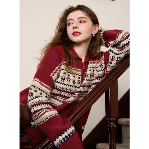 三彩2025冬季新款红色拉链翻领氛围感提花针织衫宽松落肩袖毛衣 商品图2